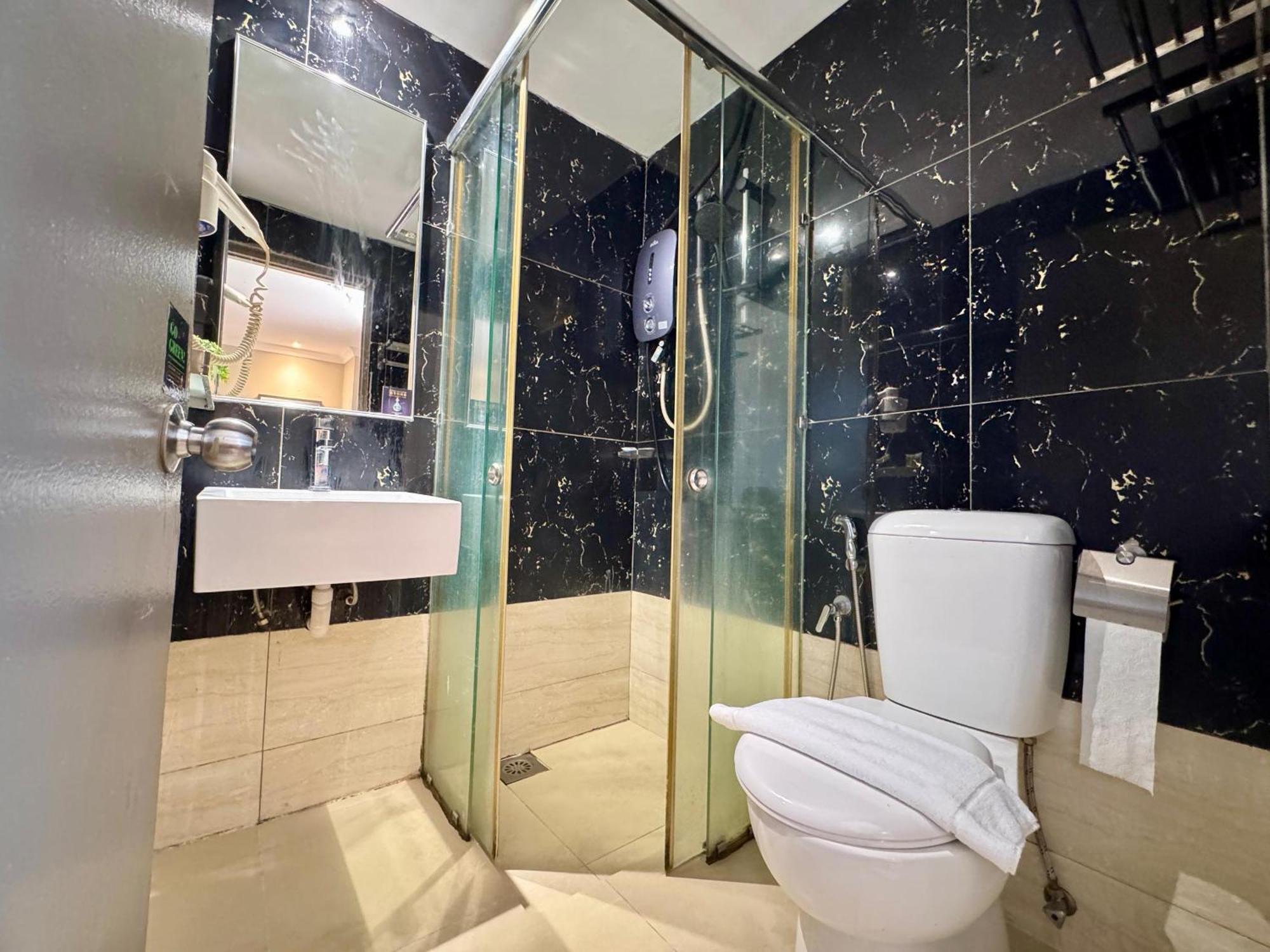 Kingston Hotel 6 - Changkat, Bukit Bintang Kuala Lumpur Extérieur photo
